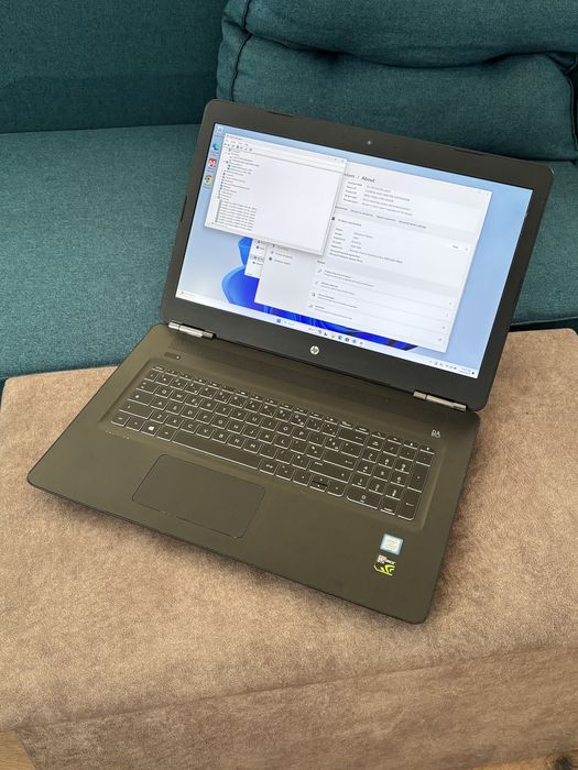 Hp Gaming• 17,3 inch• procesor i5-8300h• 16gb ram• Nvidia GTX 1050