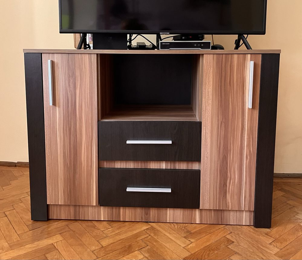Comodă pentru televizor