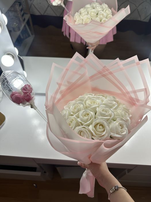 Buchet de 19 trandafiri din sapun