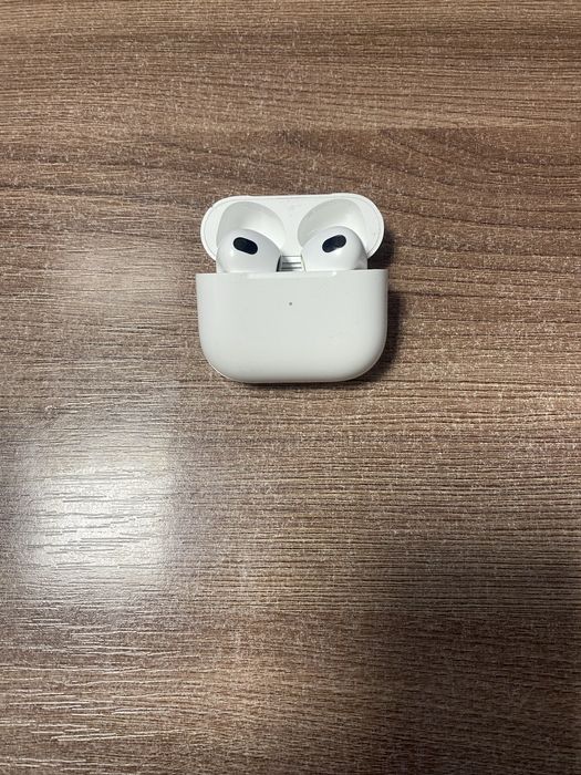 Продам Air Pods 3