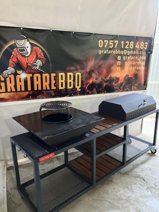 Grătar cu spațiu de lucru și plita de gatit