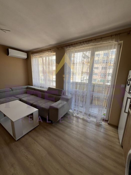 Дава се под наем Двустаен апартамент в Варна, Кайсиева градина - 56 кв.м за 408 € - Снимка #2