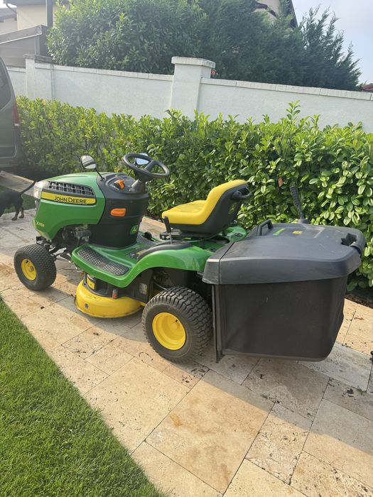 John Deere Tractoras gazon