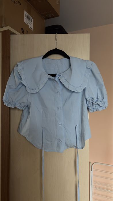 Блуза в небесносин цвят