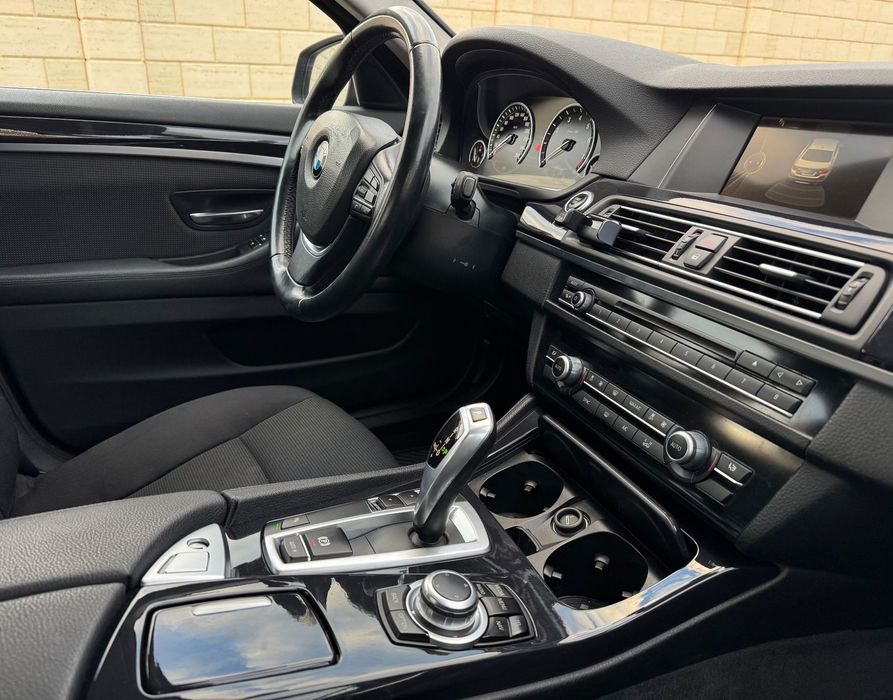 BMW 520i F10 | LuxuryLine | 2015 | EURO6| 2.0i