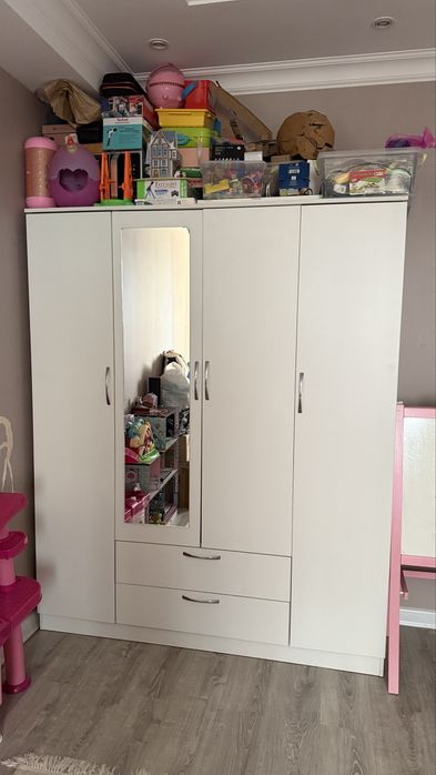 шкаф 2,5 на 2 с двумя зеркальцами