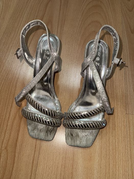 Токчета 8 см. Номер 38 с огледални камъни и брокат