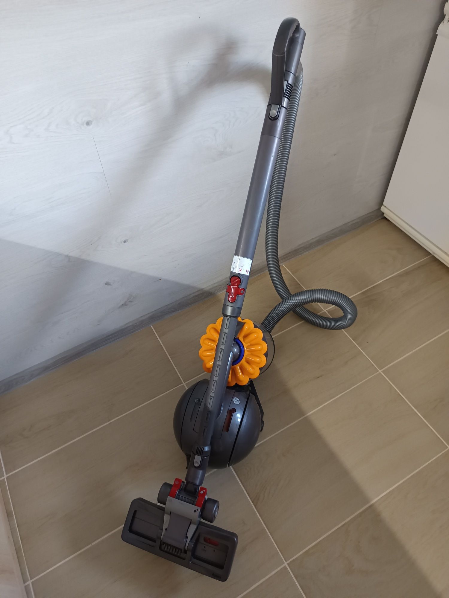 Прахосмукачка Dyson