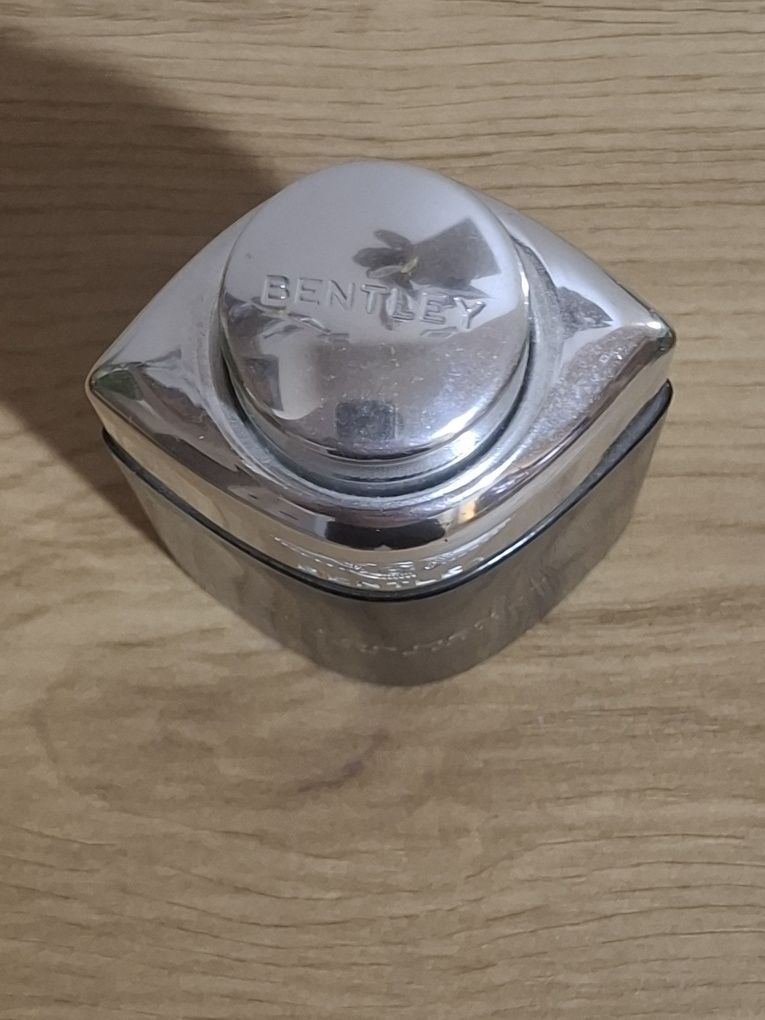 Празна бутилка Bentley for Men Black
Edition 100 ml