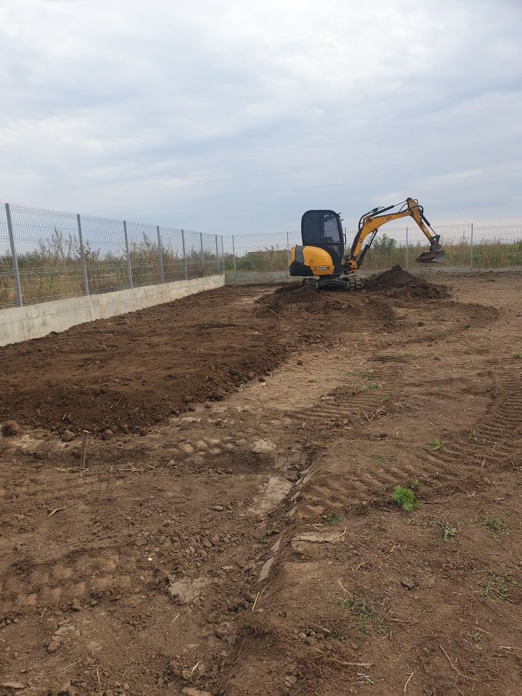 Nivelare indreptare Teren Bobcat Miniexcavator Compactor