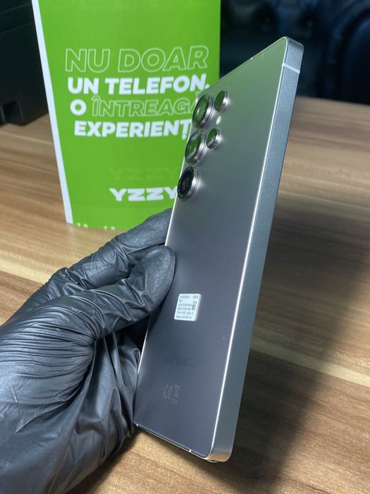 Samsung Galaxy s25 ultra • 256 GB • Titanium Gray