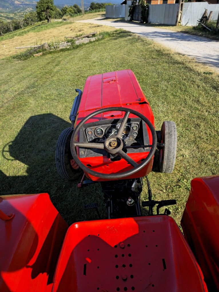 Vînd tractor u445