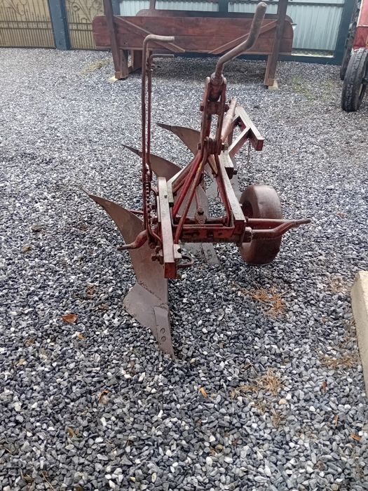 Plug kverneland 3 brazde