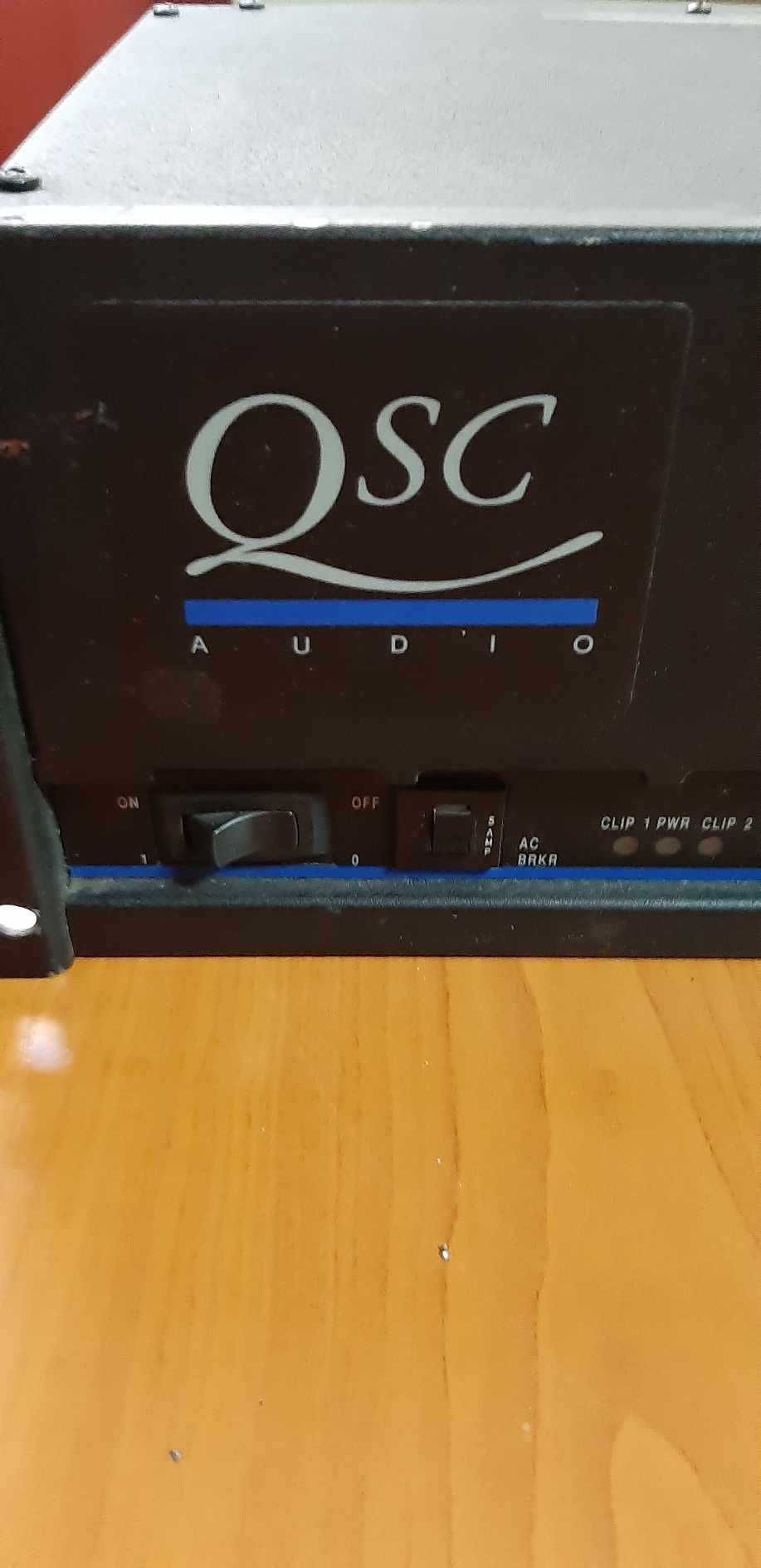 Продавам усилвател QSC 850