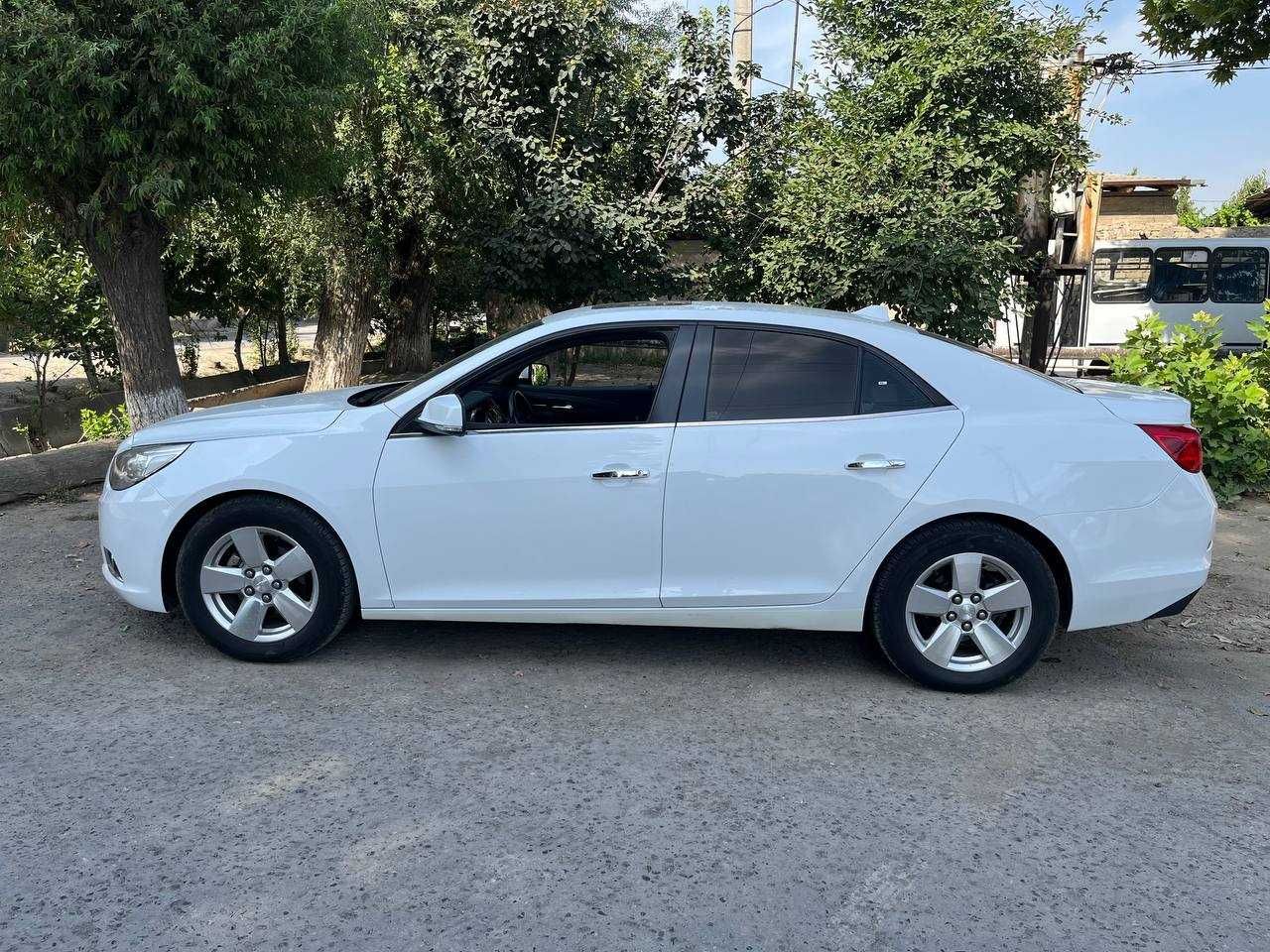 Chevrolet Malibu 1