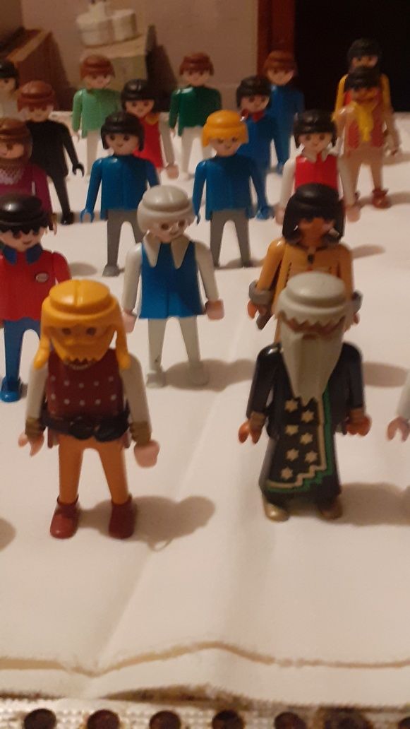 Ретро фигурки от LEGO.