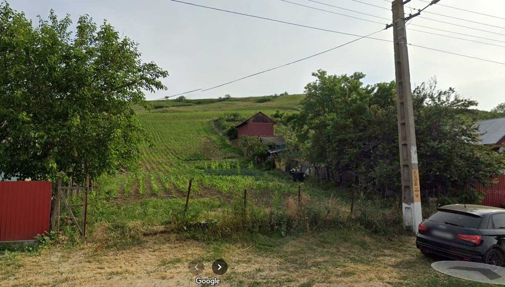 Loc de casa - teren intravilan - 2000 mp