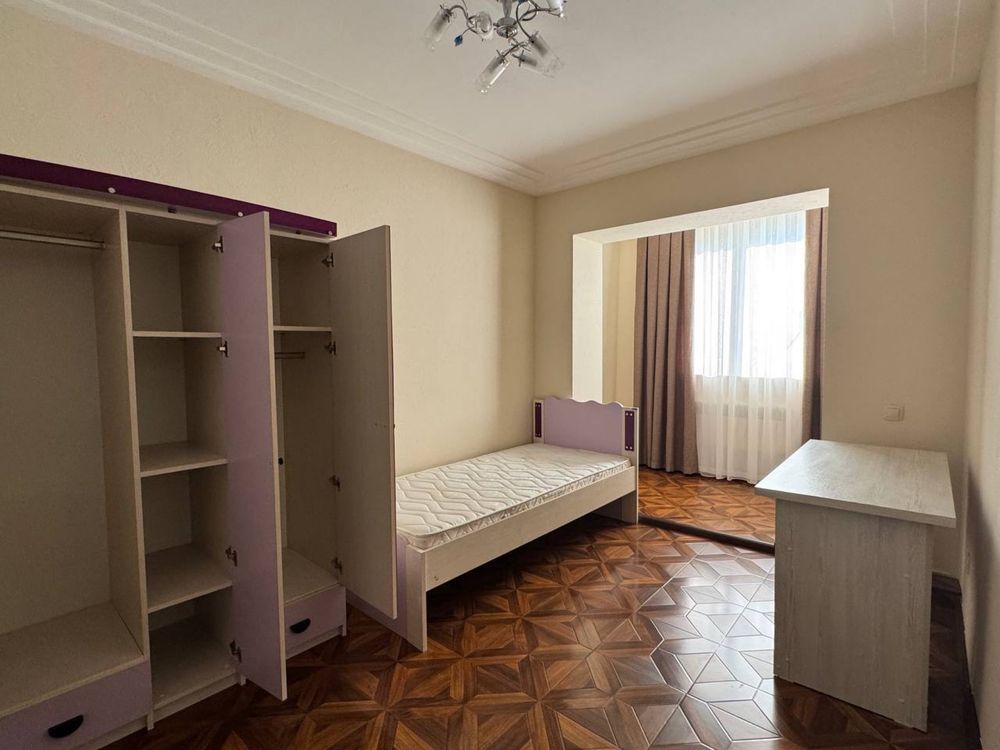 Продается квартира гостиница россия спец поан 3/3/5 100м2 с ремонтом