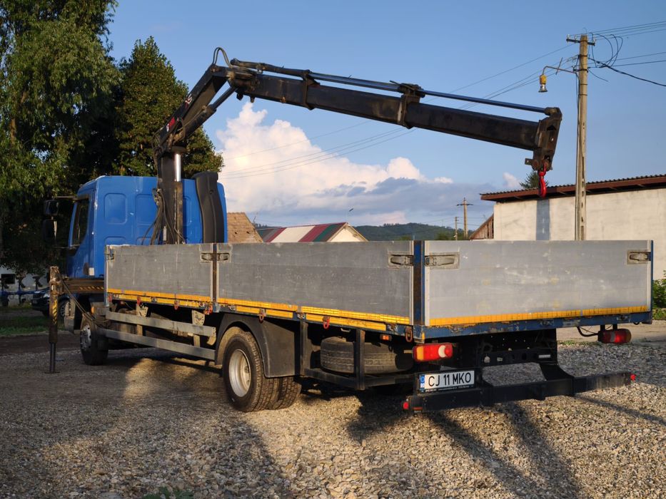 Camion DAF cu macara