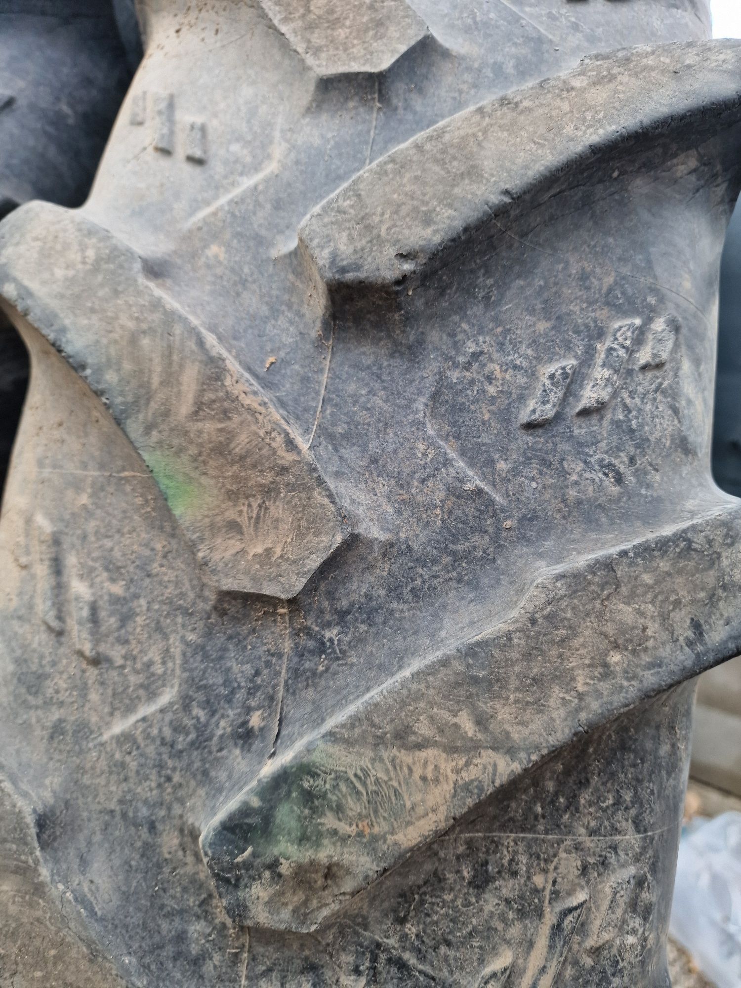 CAUCIUCURI agricole 11.2R48 (270/95R48) marca Kleber