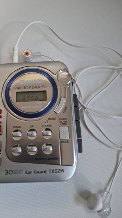 Walkman Aiwa model TX526 cu casti in stare perfecta de funcționare