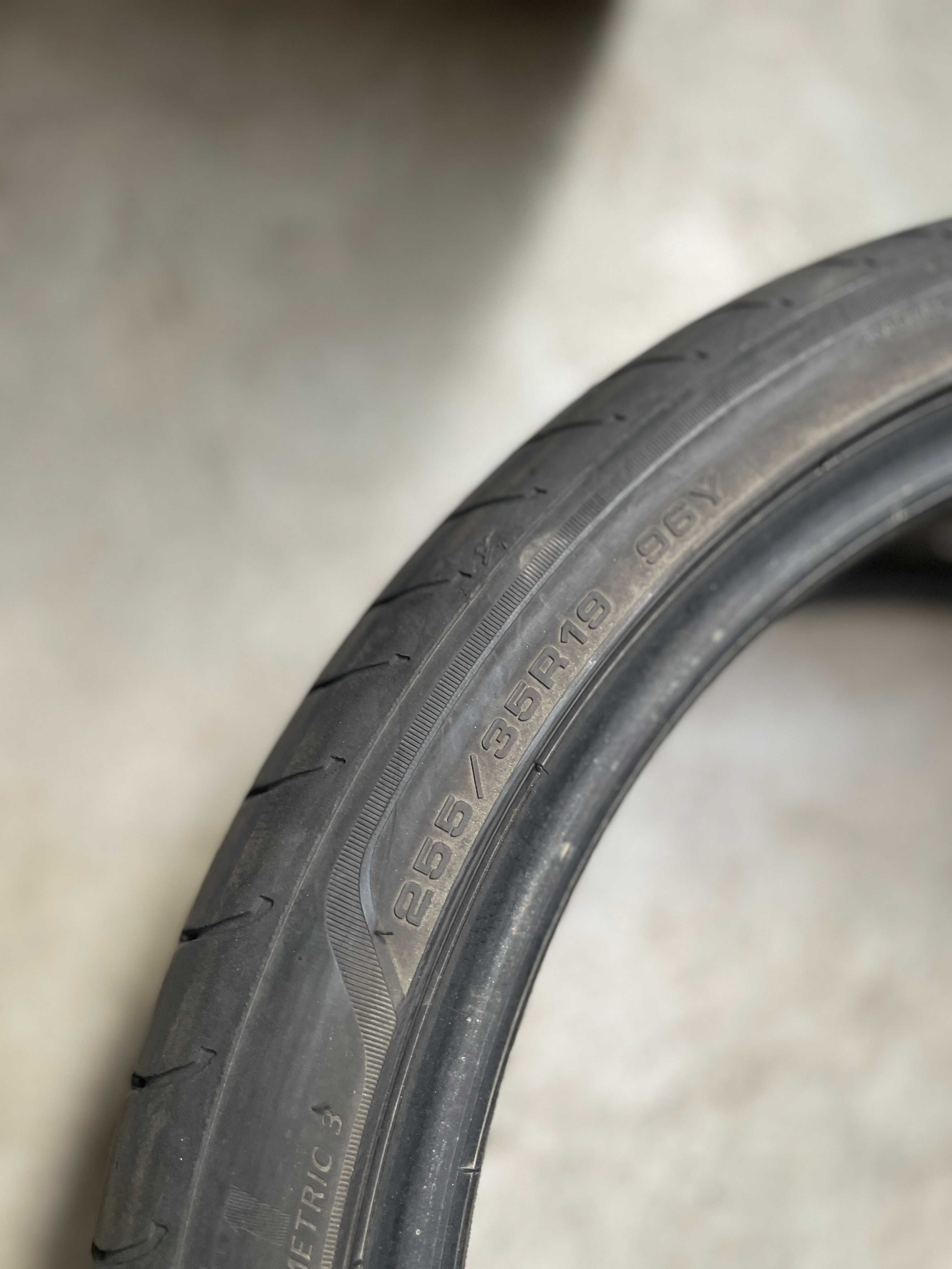 255 35 19 Goodyear Eagle F1 (4buc)