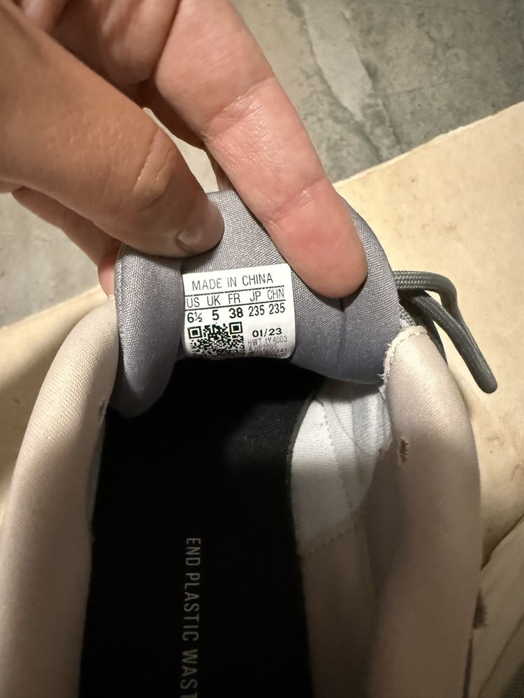Маратонки Adidas
