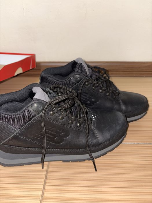 Adidasi New Balance, purtati o singura data.