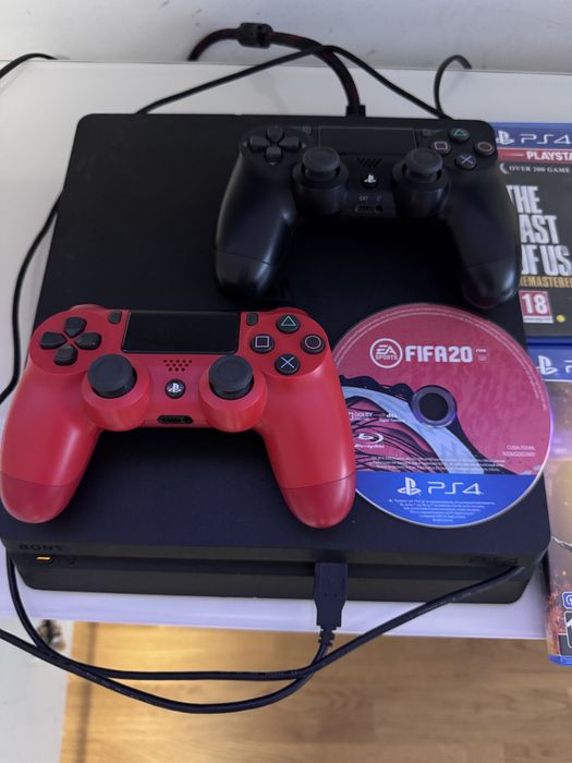 PS4 500Giga 2 Controlere 6 jocuri stare perfecta