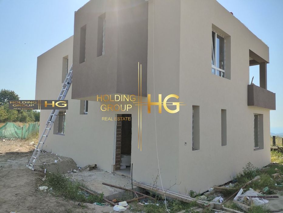 Къща в Варна-м-т Боровец - юг площ 200 цена 300000