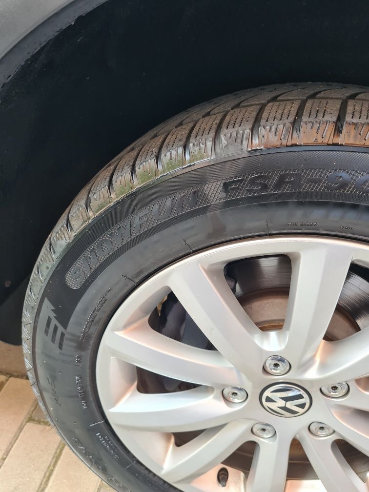 Vând Volkswagen Touareg