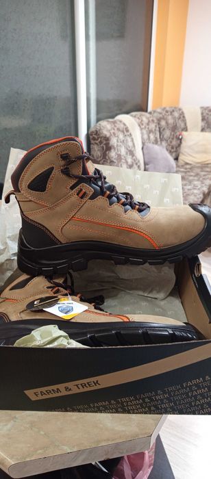 Работни обувки нови