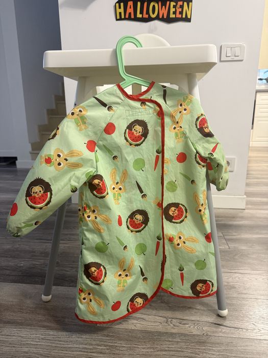 Scaun de masa Antilop Ikea si baveta Tidy Tot