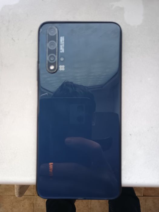 Продавам телефон Huawei Nova 5T