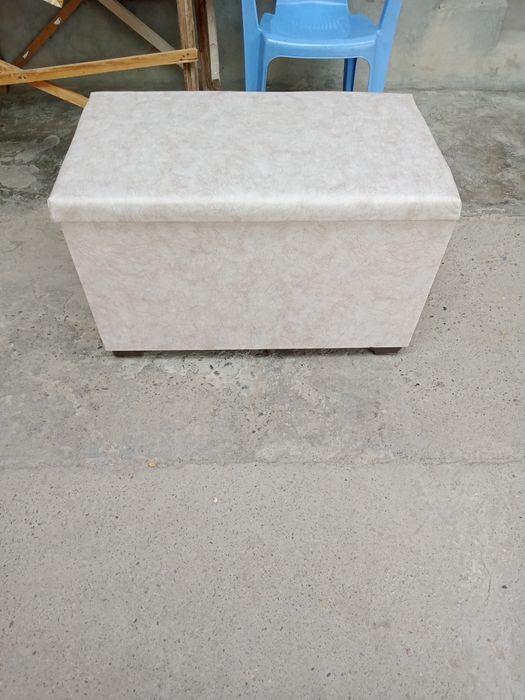 Пуфик сотилади янги ишланган моеиш матерал паралон 19 баландлиги 45 см