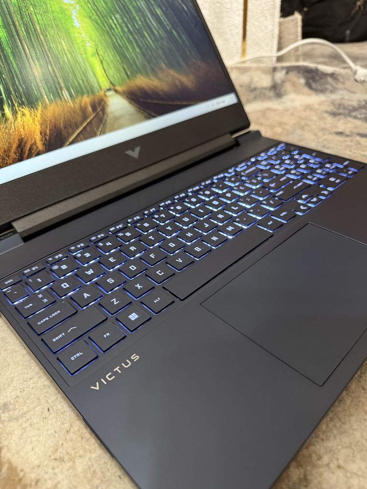 Срочно ! Hp victus gaming RTX 4050 IT Trading Dasturlash ofis