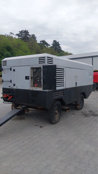 Vand / inchiriez motocompresor 23 mc