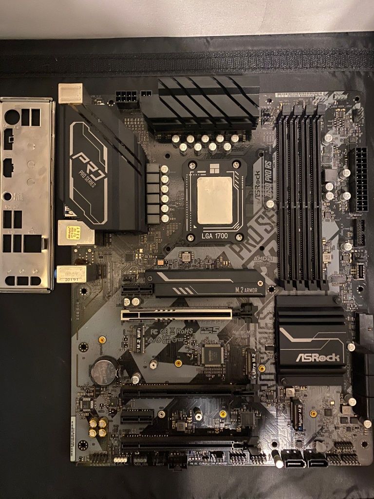 Placa de baza ASRock Z690 PRO RS cu Intel  Core i7 12700k 3.6Ghz