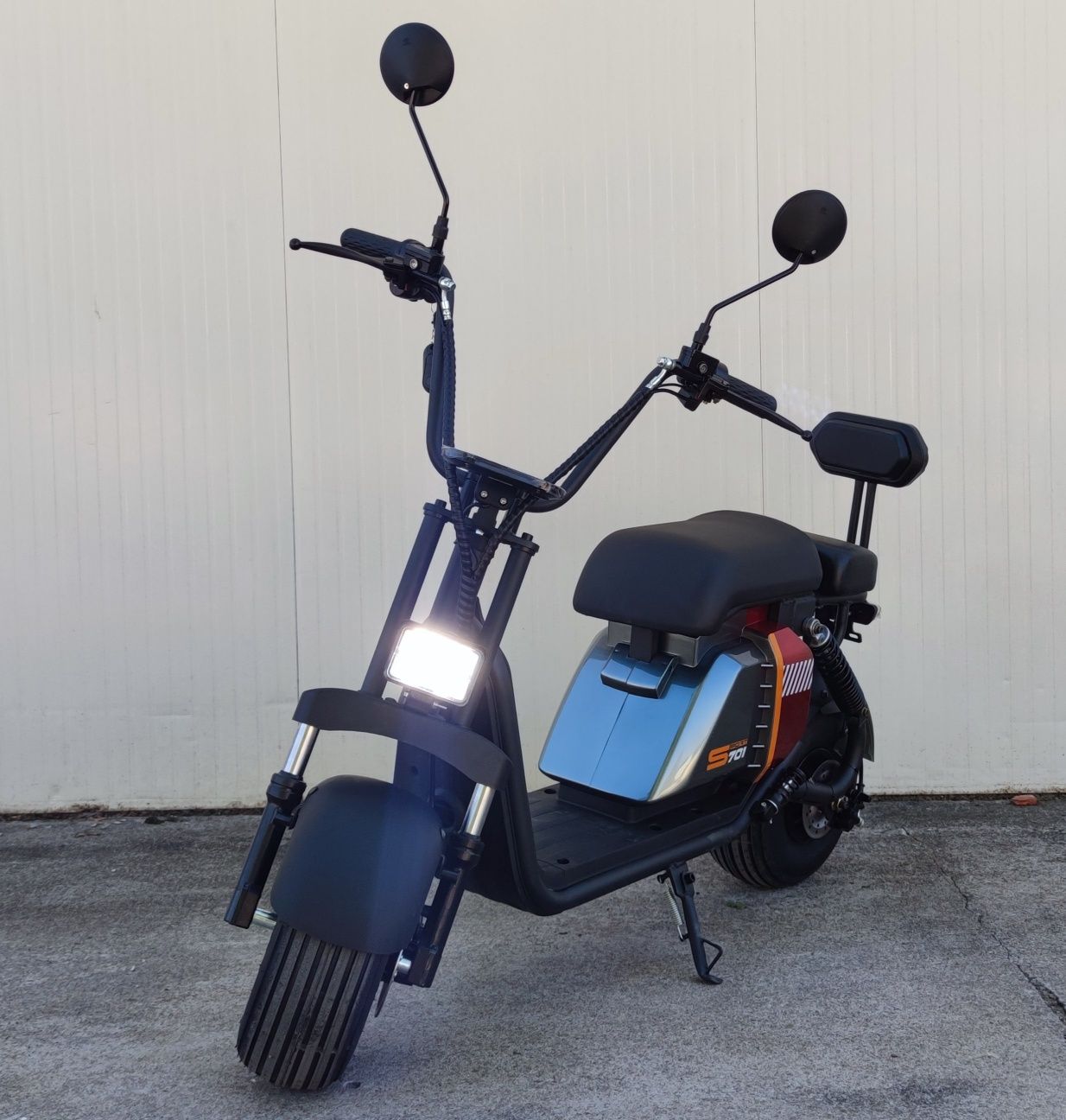 Електрически скутер Чопър Middle 701 500W в червен цвят