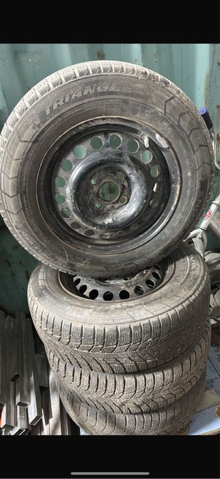 Продам зимние шины в хорошем состоянии