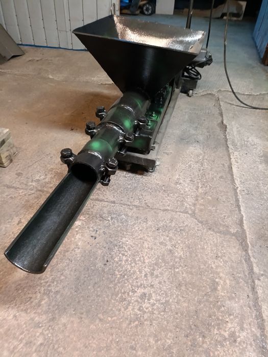 Presă de brichetat rumeguș cu cărbune lignit semiumed,prod 15kg/minut