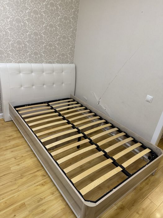 Кровать полуторка б/у.