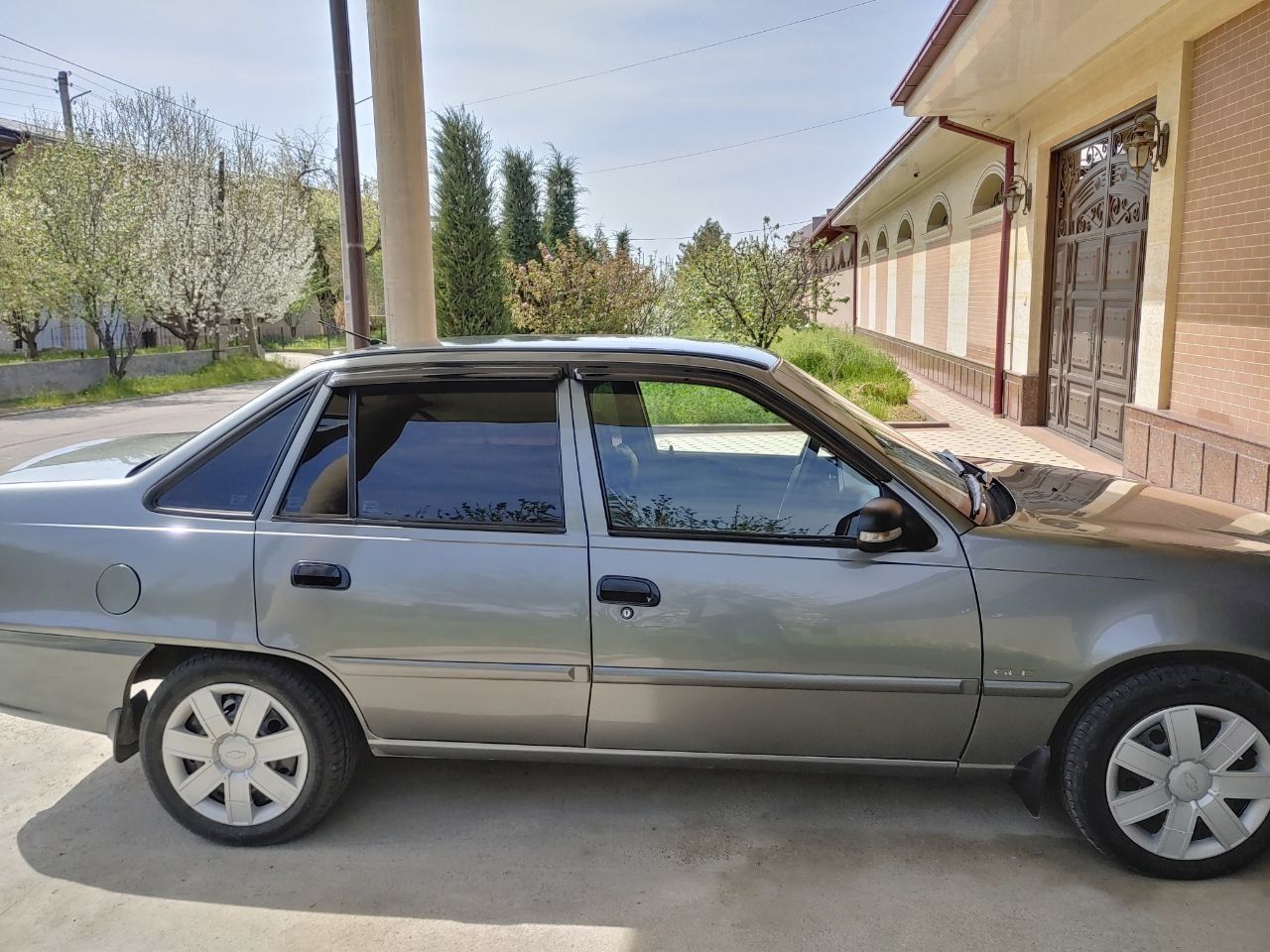 Chevrolet Nexia 2 mokriy sonus gebrid