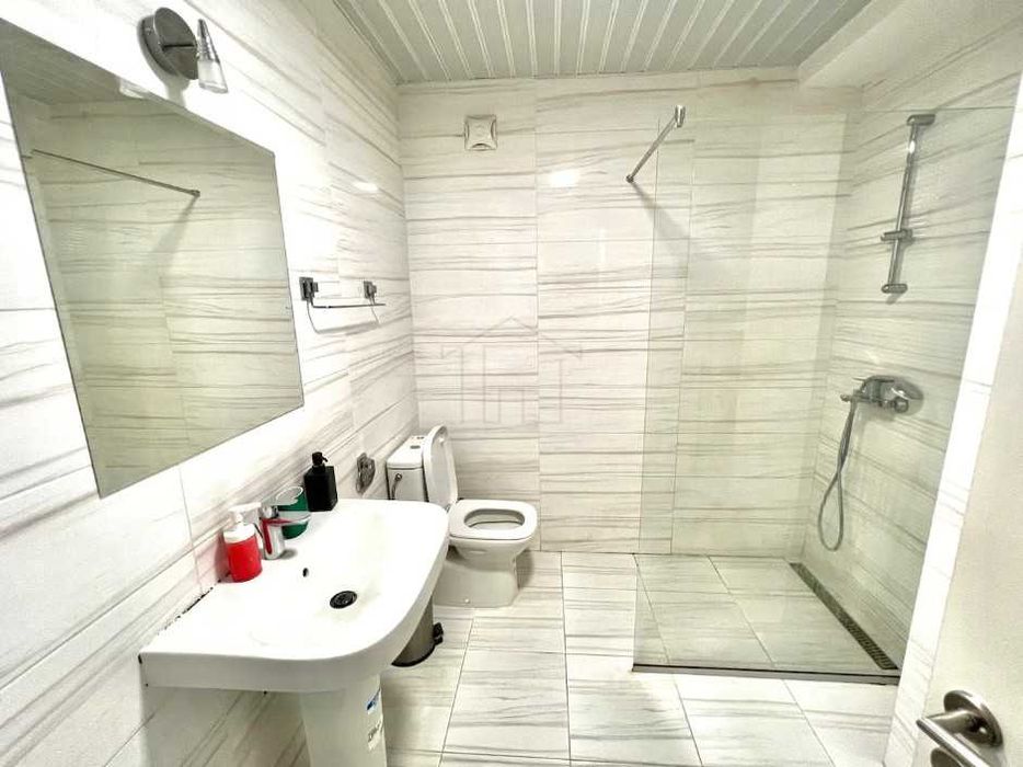 Дава се под наем Тристаен апартамент в Пловдив, Кючук Париж - 81 кв.м за 270.3 € - Снимка #3