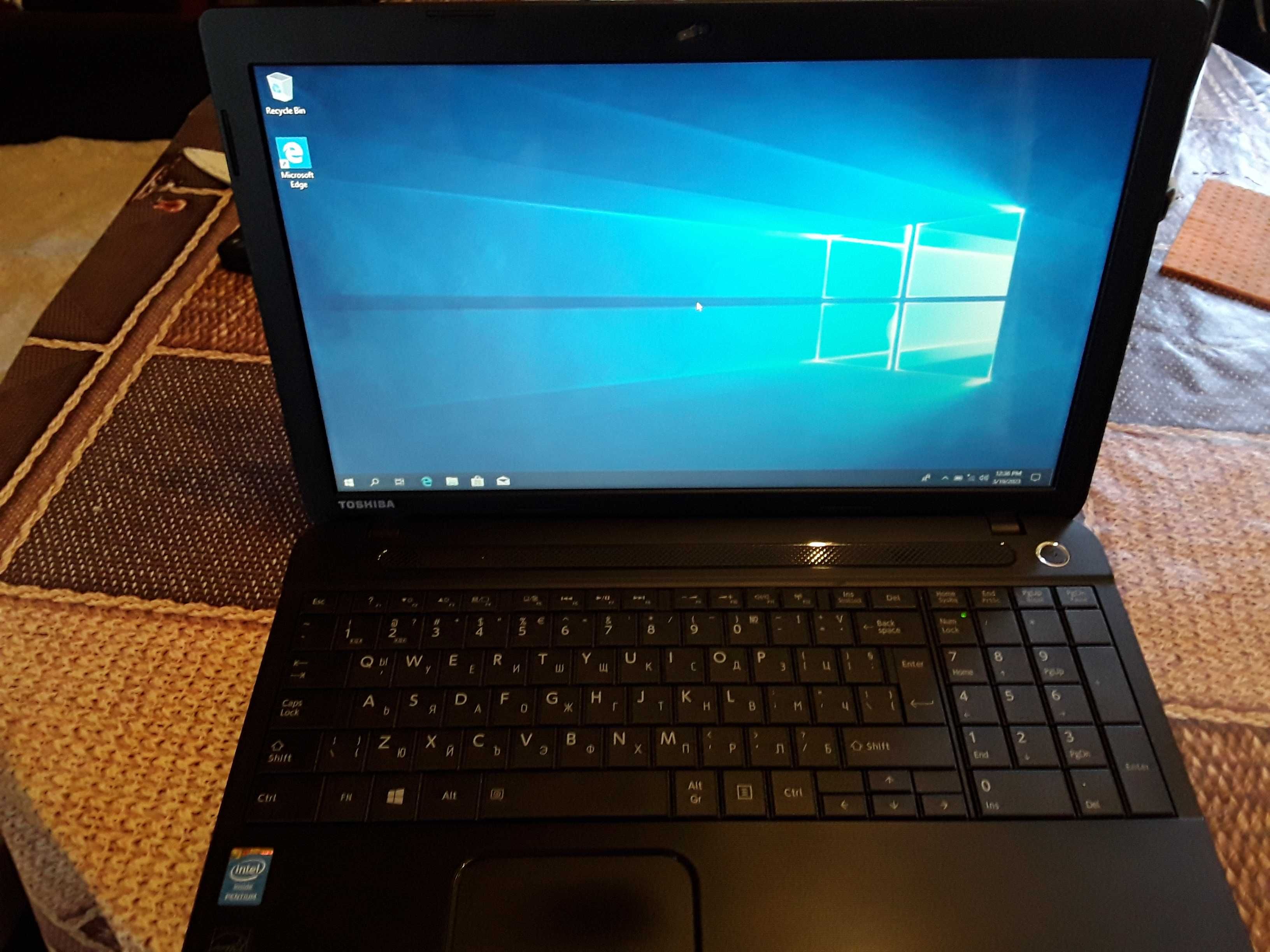 Лаптоп Toshiba Satellite C50-A-1L5