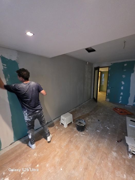 Renovări / Zugraveli / construcții