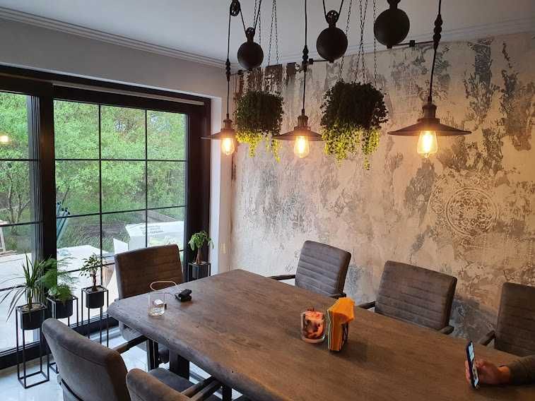 Execut-Renovari-Finisaje-Zugraveli -Tapet-Decorative-Case la Rosu