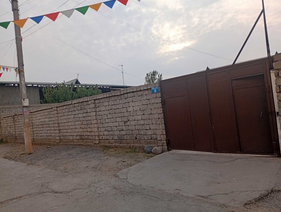 Uy sotiladi hamma sharoitlari bor