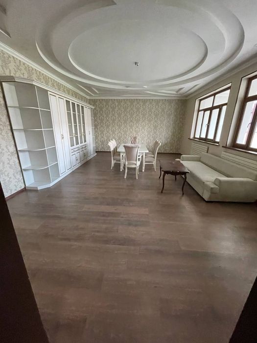 5-комнатный участок в Мирзо-Улугбекском районе, аренда 1000$