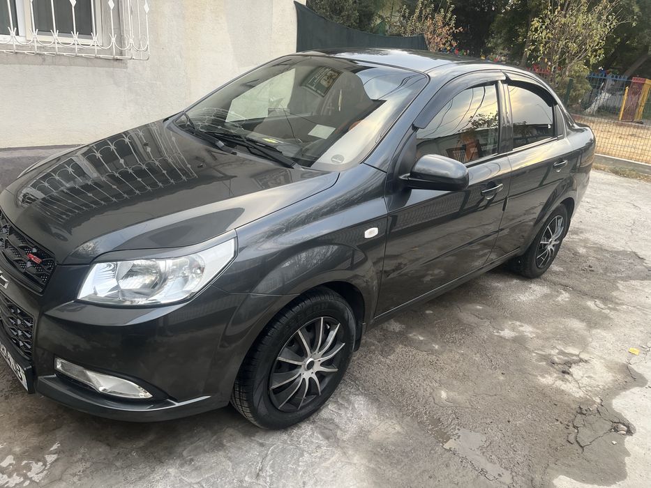 Продаю свою Nexia 3 LT